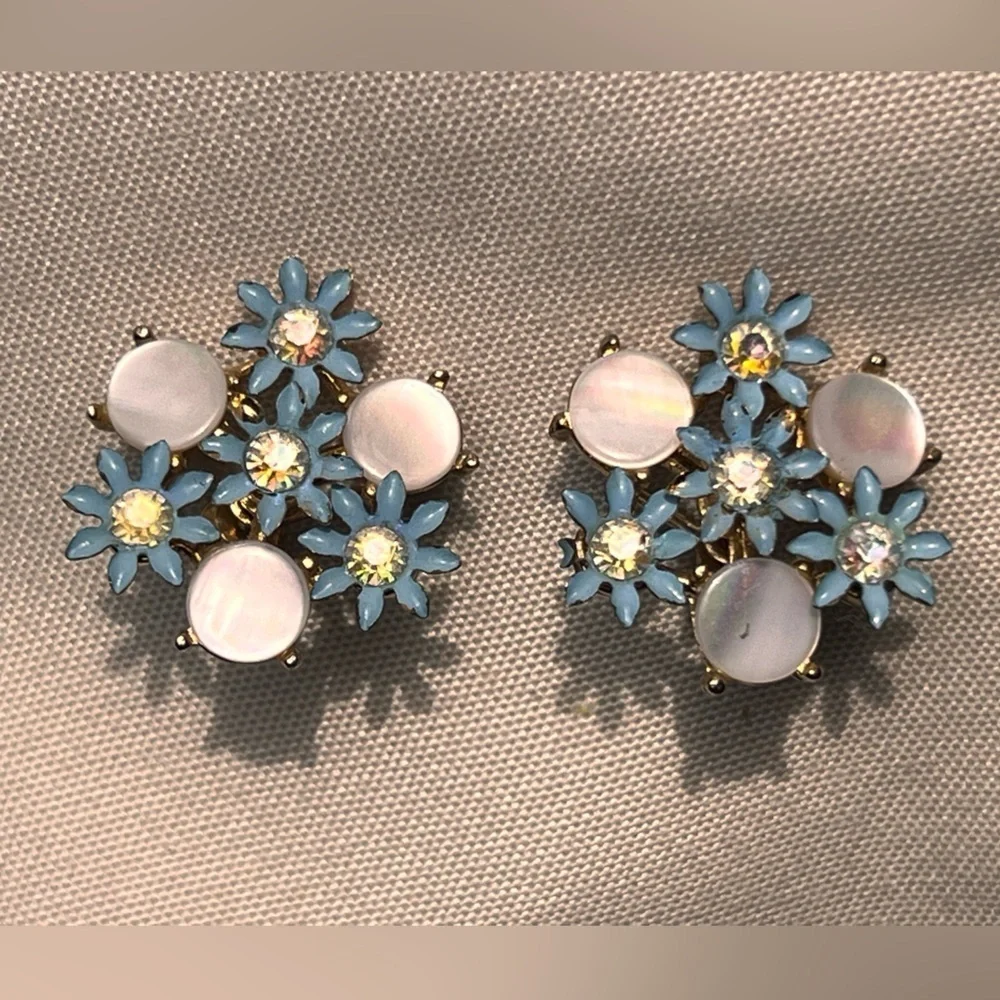 Vintage Coro Flower Clip On Earrings Soft Plastic Aurora Borealis Rhinestone EUC